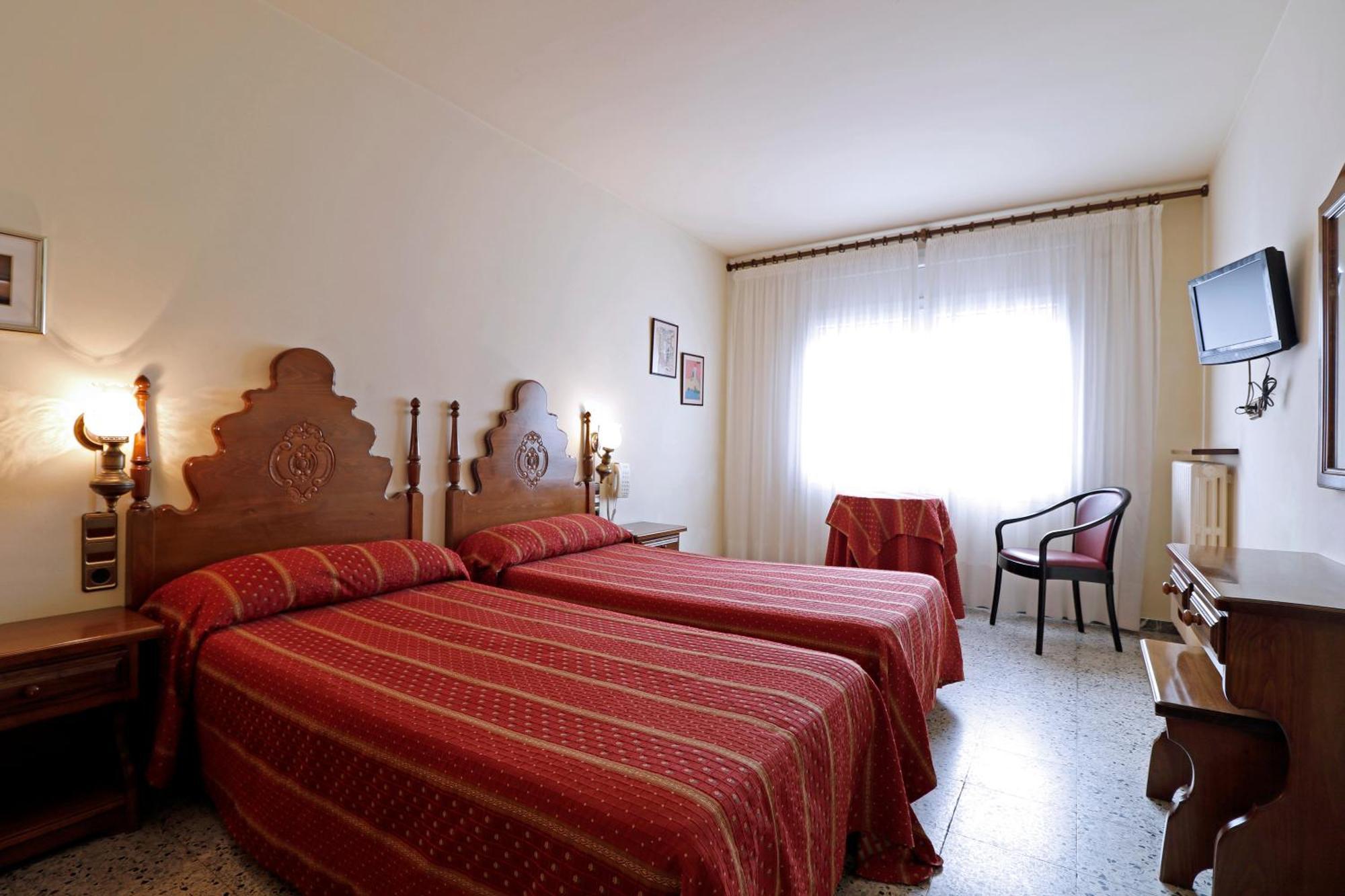 Hotel Delavall Vielha Exterior photo